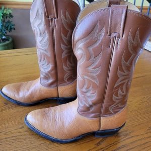 Men's Western boots. Made in USA sz 10 1/2, tan & brown leather